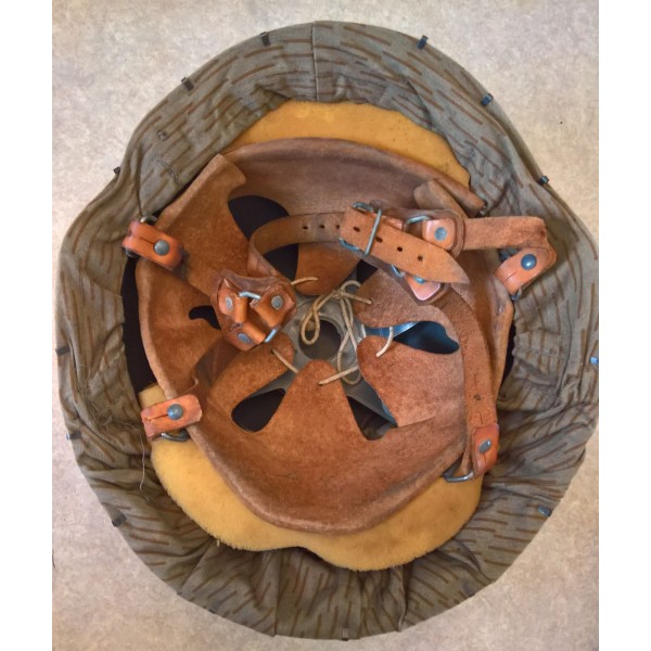 Casque Allemand modèle 56 NVA Mur de Berlin