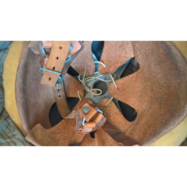 Casque Allemand modèle 56 NVA Mur de Berlin