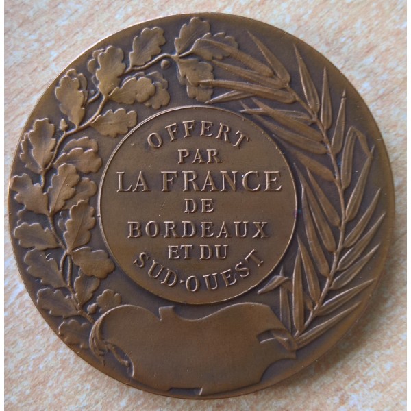 Médaille bronze et son coffret offert par le journal "La France de Bordeaux et Sud-ouest"