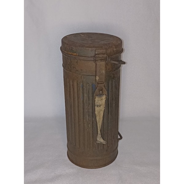 Boite et masque anti gaz...