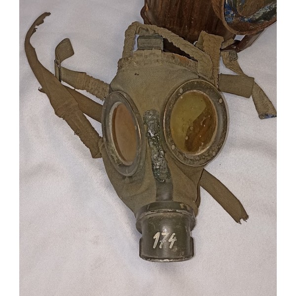 Boite et masque anti gaz troupes Allemande 39/45 WW2
