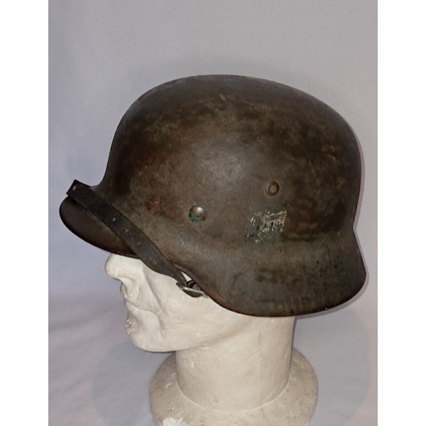 Casque Allemand modèle 1935 peinture granitée 2 insignes 1940 WW2