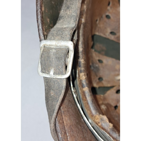 Casque Allemand modèle 1935 peinture granitée 2 insignes 1940 WW2