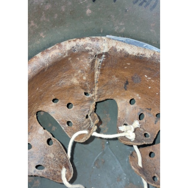 Casque Allemand modèle 1935 peinture granitée 2 insignes 1940 WW2