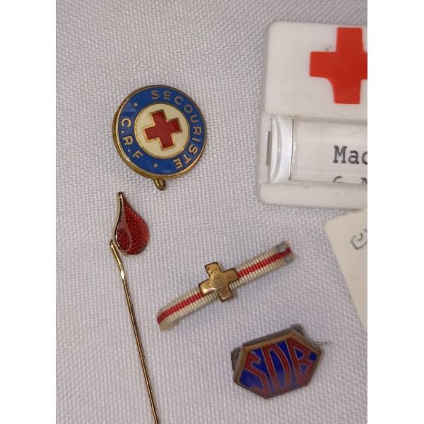 Insignes rappel boutonnière...