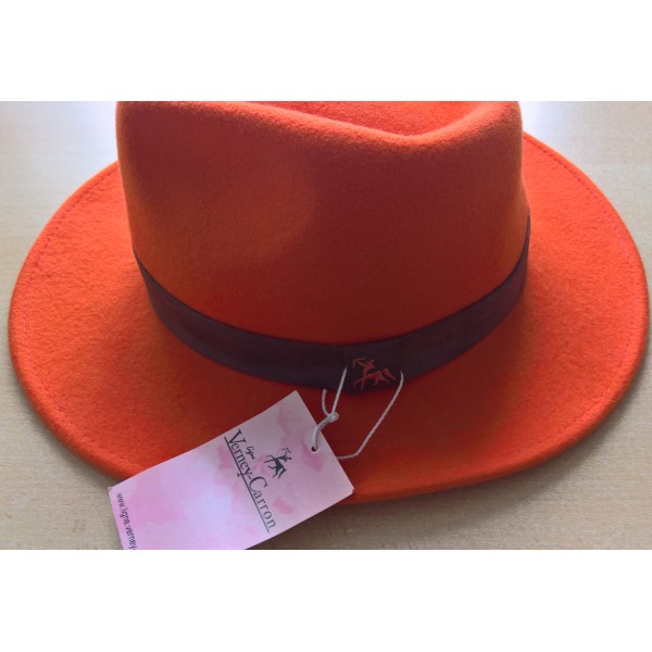 Chapeau de chasse orange...
