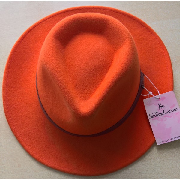 Chapeau de chasse orange...