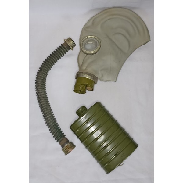 Masque anti gaz soviétique...