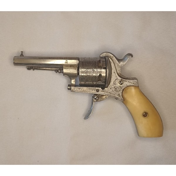 Révolver type Lefaucheux...