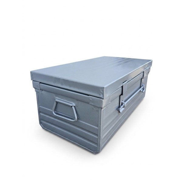 Malle métallique finition...