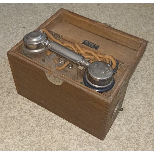 Téléphone de campagne armée...