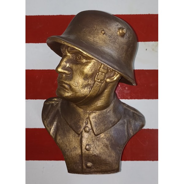 Buste patriotique en plâtre...