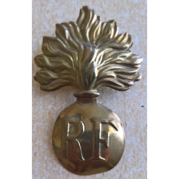 Insigne de casque Adrian doré