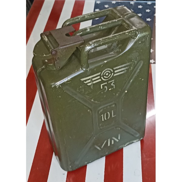 Jerrican Armée de l'Air TAP 10 litres de vin daté 1953