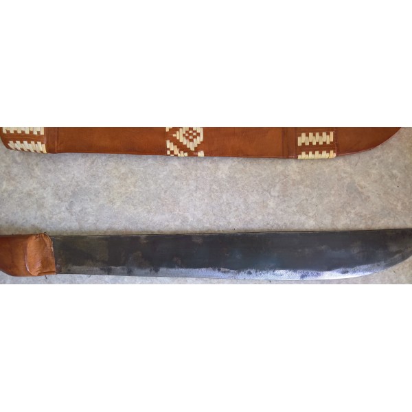 Machette tribale souvenir d'Afrique, Tchad...(2)