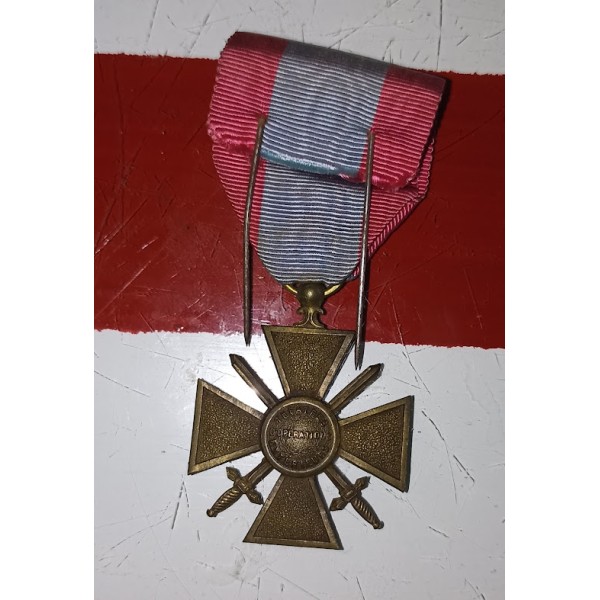Médaille croix de guerre...