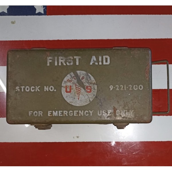Boite FIRST AID US ARMY...
