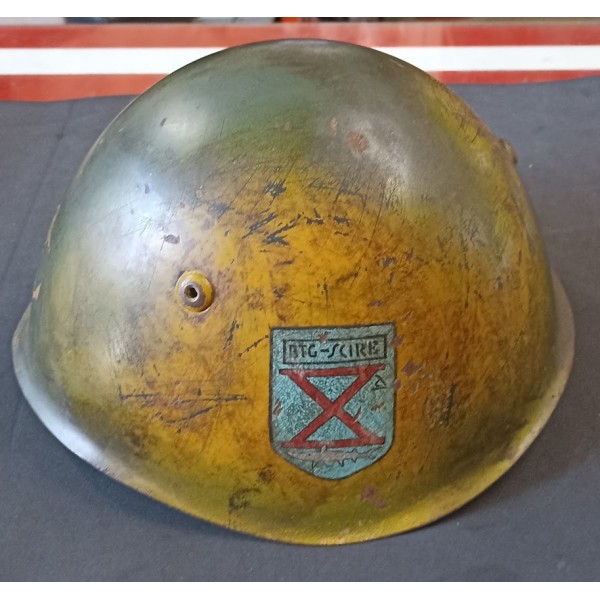 Casque Italien modèle 33 repeint camo Décima MAS WW2