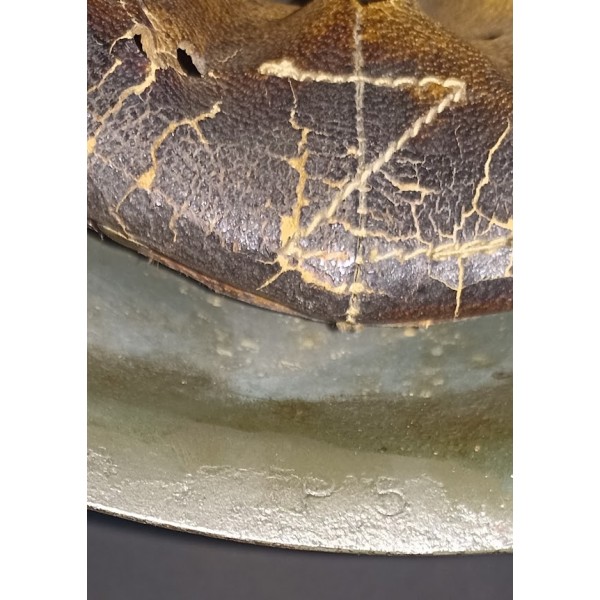 Casque Italien modèle 33 repeint camo Décima MAS WW2