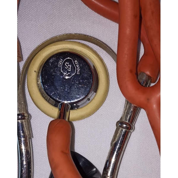 Ensemble médical stéthoscope tensiomètre Service Santé des Armées