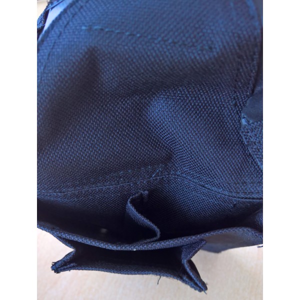 Porte chargeur noir de type FAMAS