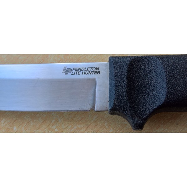 Couteau chasse , poignard, dépeceur, survie Pendleton lite hunter