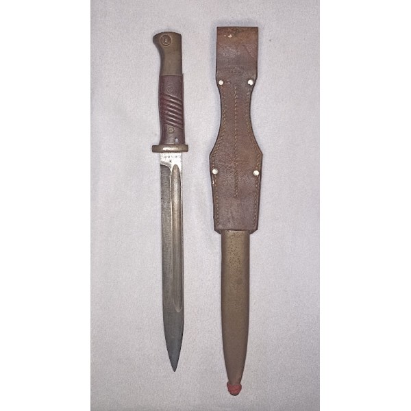 Baïonnette et son porte baïonnette mauser 98k allemand WW2 collection