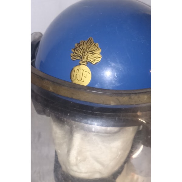 Casque maintien de l'ordre...