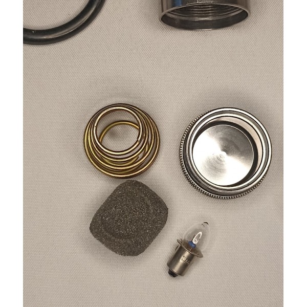 Lampe MAG-LITE USA 3 piles et crochet de port