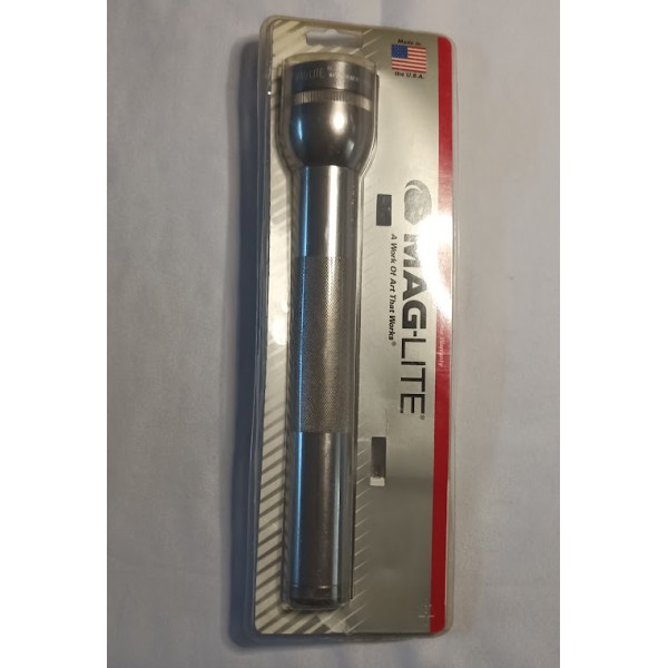 Lampe MAG-LITE USA 3 piles et crochet de port