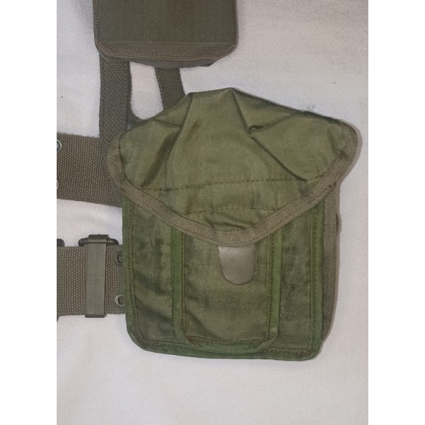 Equipement FAMAS soldat Français vintage état neuf