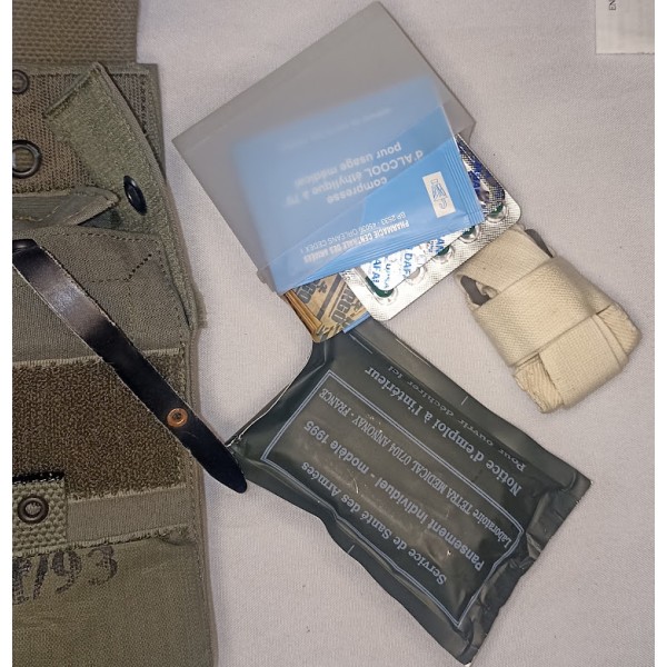 Equipement FAMAS soldat Français vintage état neuf