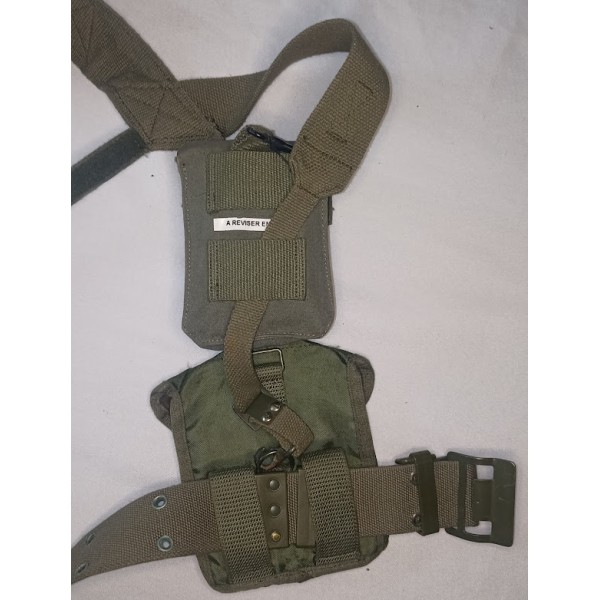 Equipement FAMAS soldat Français vintage état neuf