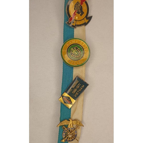 Médaille et insigne US 3ème Marne Division 60/70 vétéran Viet Nam 60/70